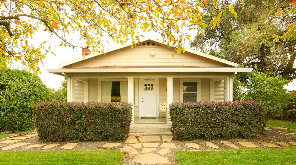 DeLorimier Winery Farmstay Cottage